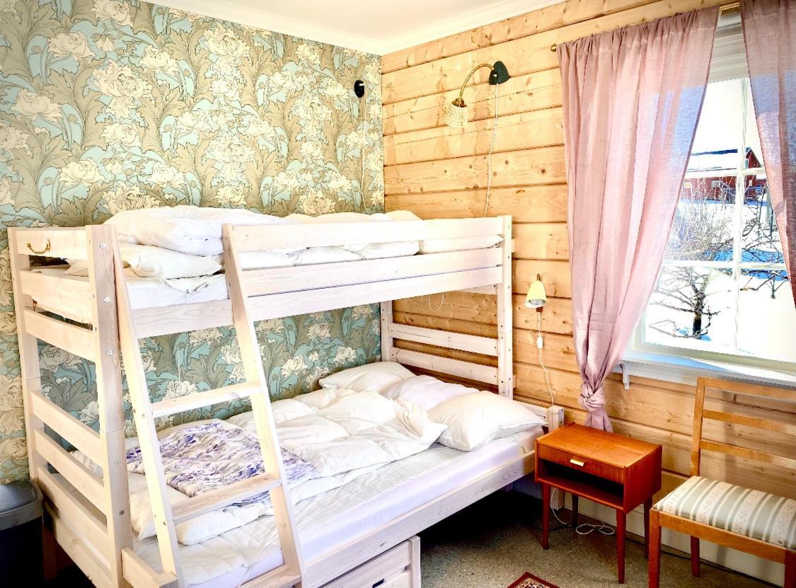 Scenic Small Guesthouse On Horse Farm By The Lake Frösö Exterior foto